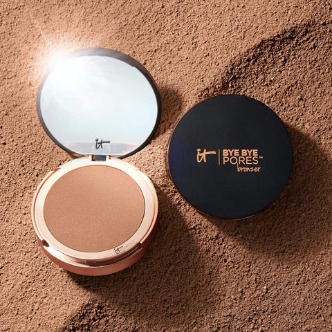 IT Cosmetics Bye Bye Pores Anti-Aging Bronzer, Diffuses Look of Pores + Fine Lines, Sun-Kissed Glow Face Makeup Powder, Oil-Free, Talc-Free, with Hyaluronic Acid – Universal Shade, 0.3 Oz